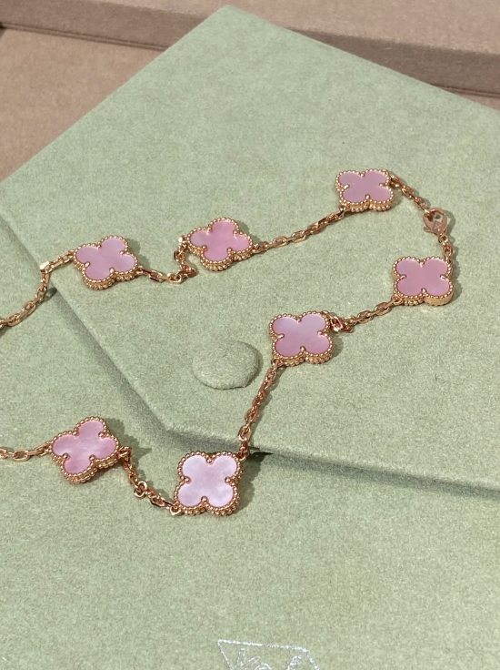 [LUXORA Jewellery] Pink Necklace with Ten Clover Designs