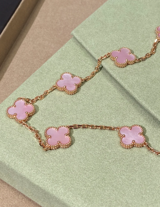 [LUXORA Jewellery] Pink Necklace with Ten Clover Designs
