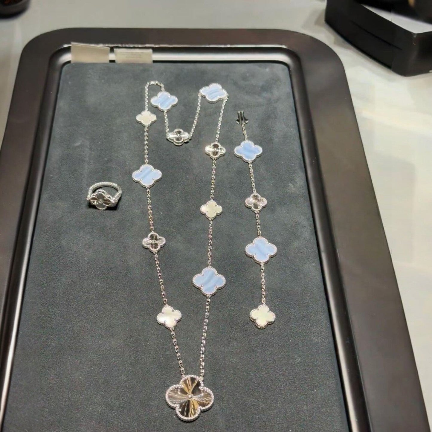 [LUXORA]DETACHABLE CLOVER 15(11+4) FLOWER SILVER NECKLACE SET
