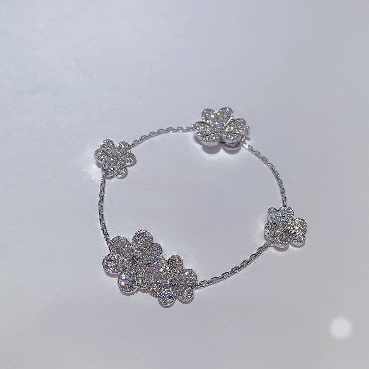 [LUXORA]FRIVOLE SILVER 5 FLOWERS BRACELET