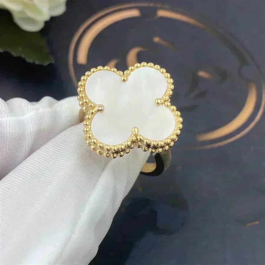 [LUXORA]CLOVER WHITE MOP RING