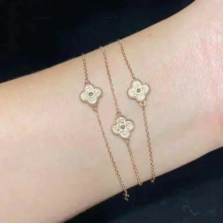 [LUXORA]CLOVER SINGLE FLOWER BRACELET