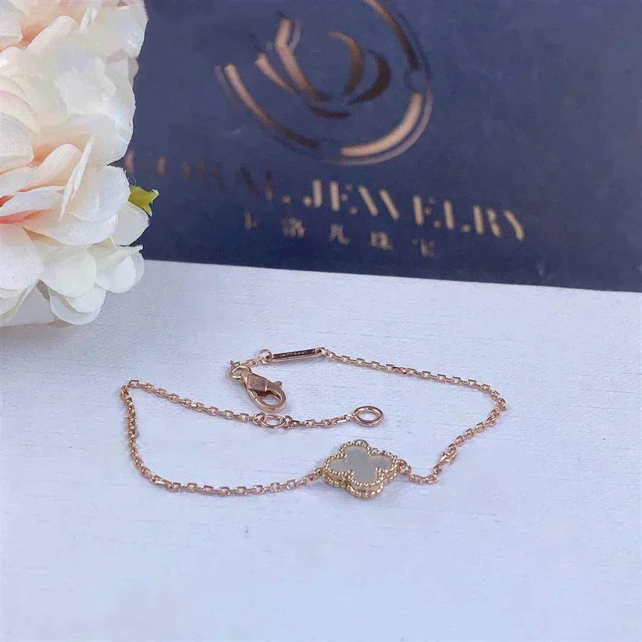 [LUXORA]CLOVER WHITE MOP SINGLE FLOWER BRACELET