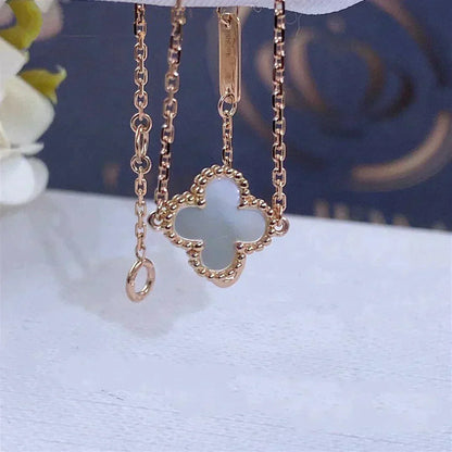 [LUXORA]CLOVER WHITE MOP SINGLE FLOWER BRACELET
