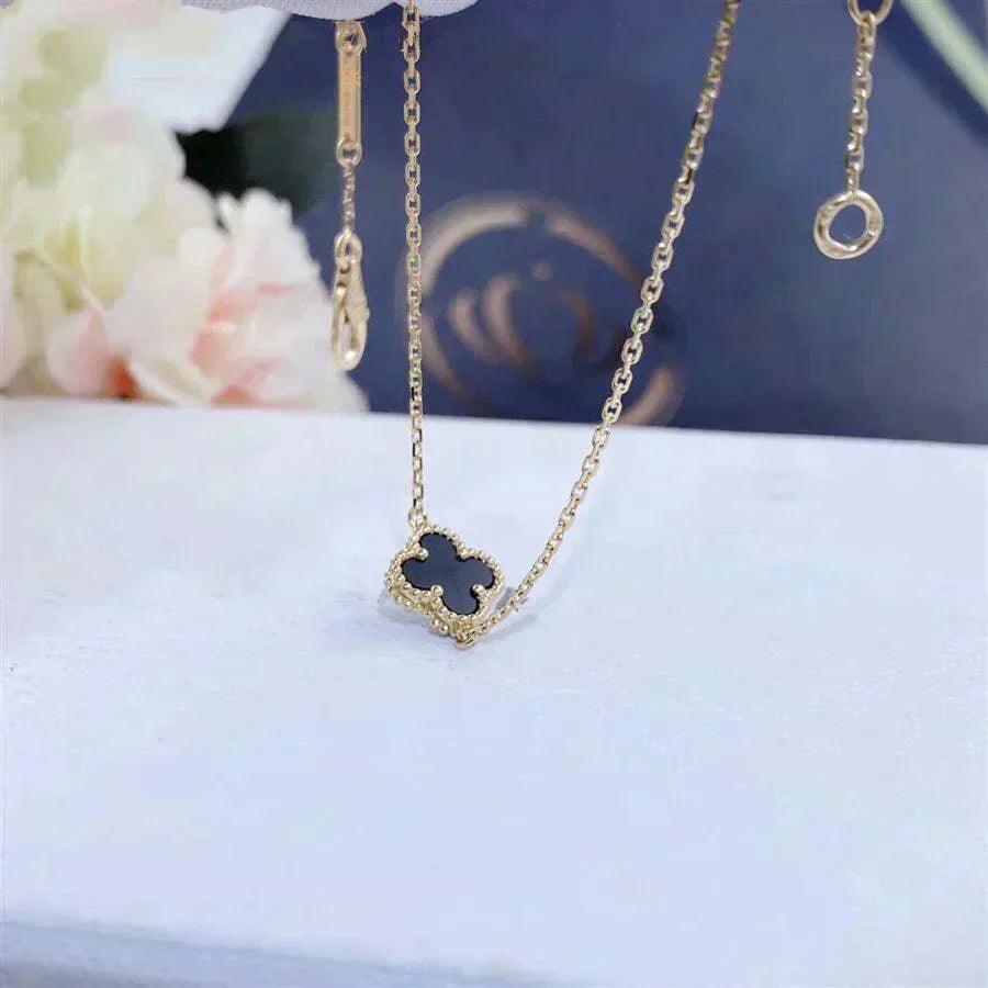 [LUXORA]CLOVER ONYX SINGLE FLOWER BRACELET
