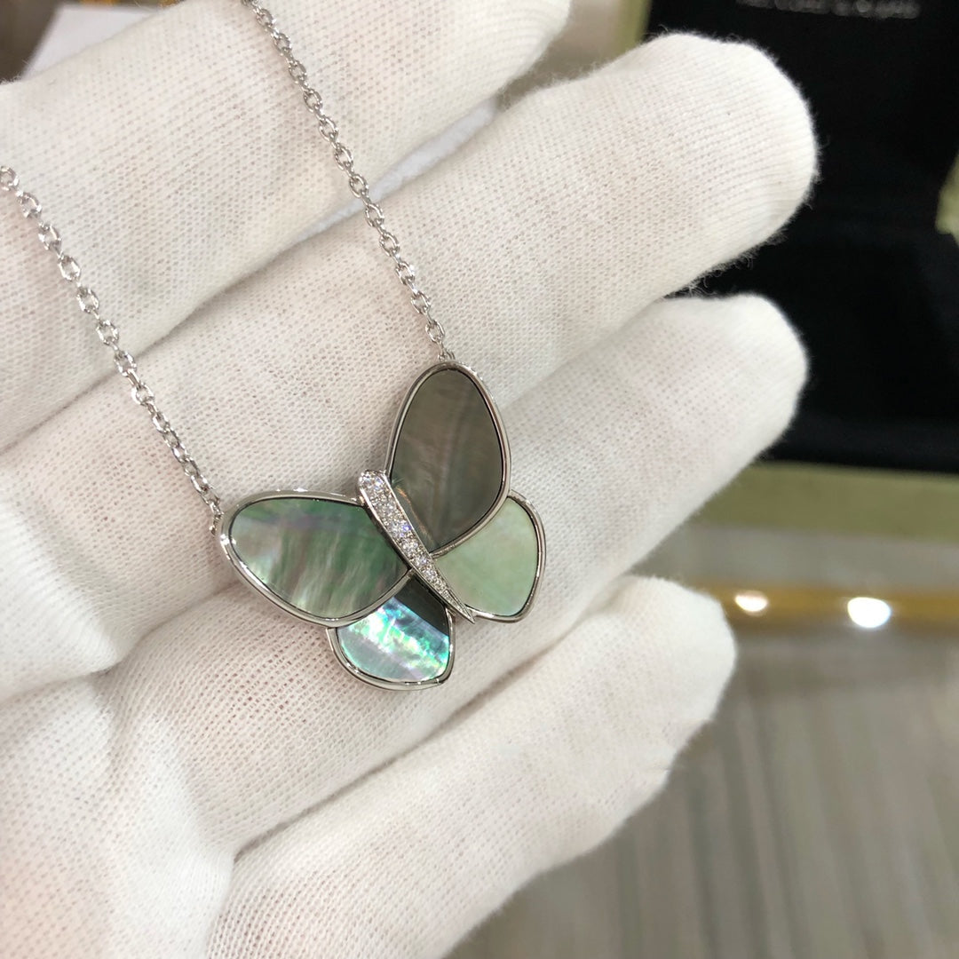 [LUXORA]LARGE BUTTERFLY SILVER PENDANT DIAMOND NECKLACE
