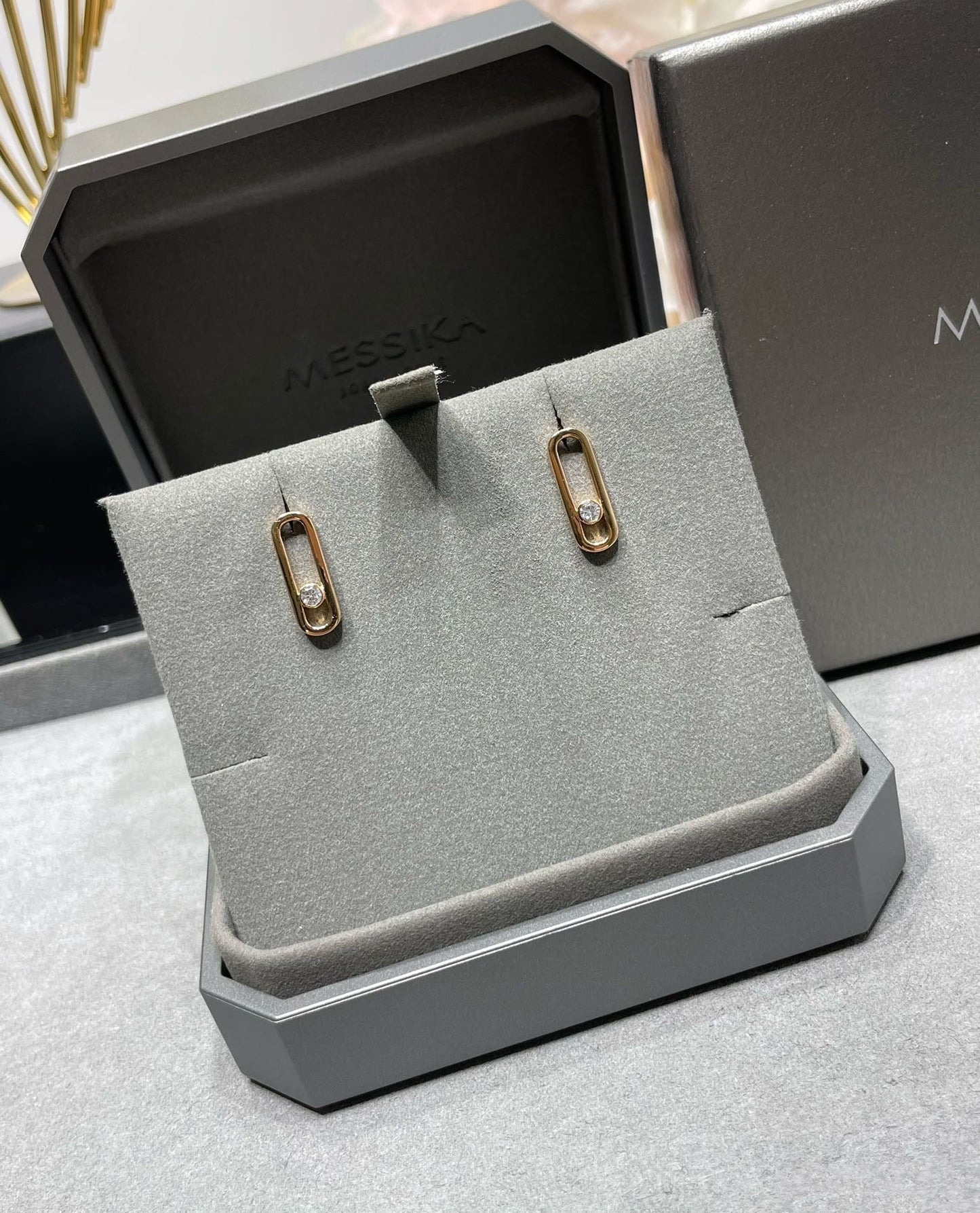 [LUXORA]MOVE UNO SMALL 1 DIAMOND EARRINGS