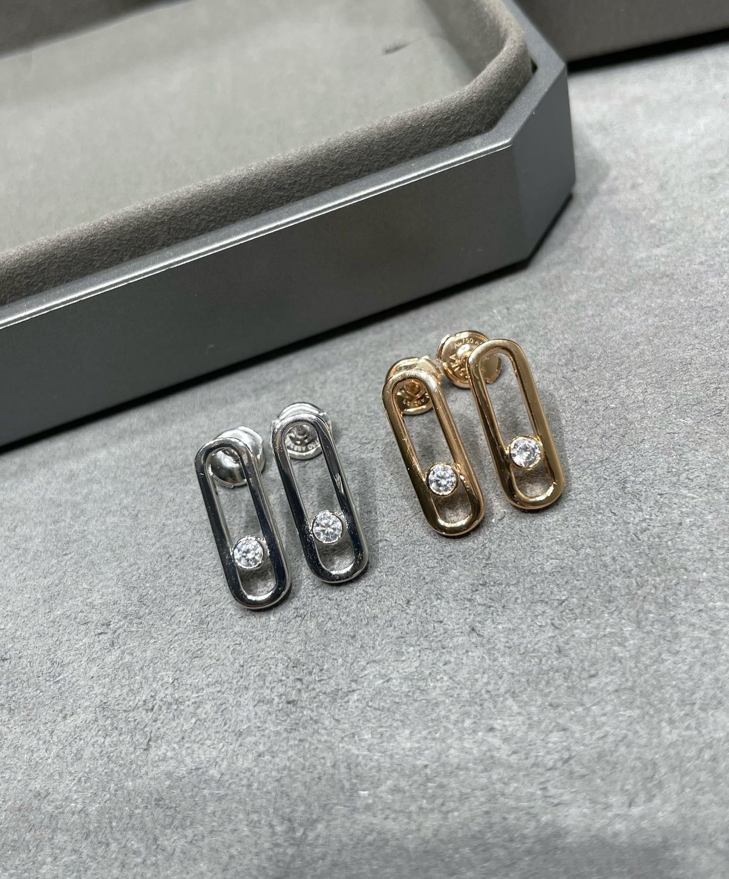[LUXORA]MOVE UNO SMALL 1 DIAMOND EARRINGS