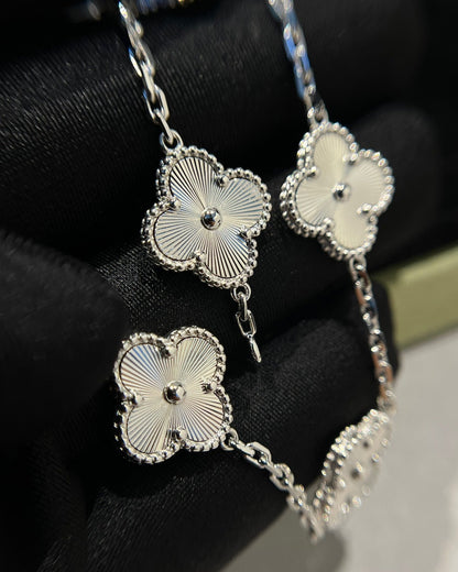 [LUXORA] CLOVER 5 MOTIF LASER BRACELET COLLECTION