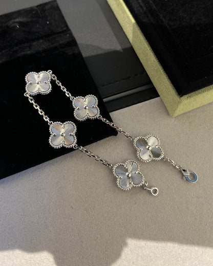 [LUXORA] CLOVER 5 MOTIF LASER BRACELET COLLECTION