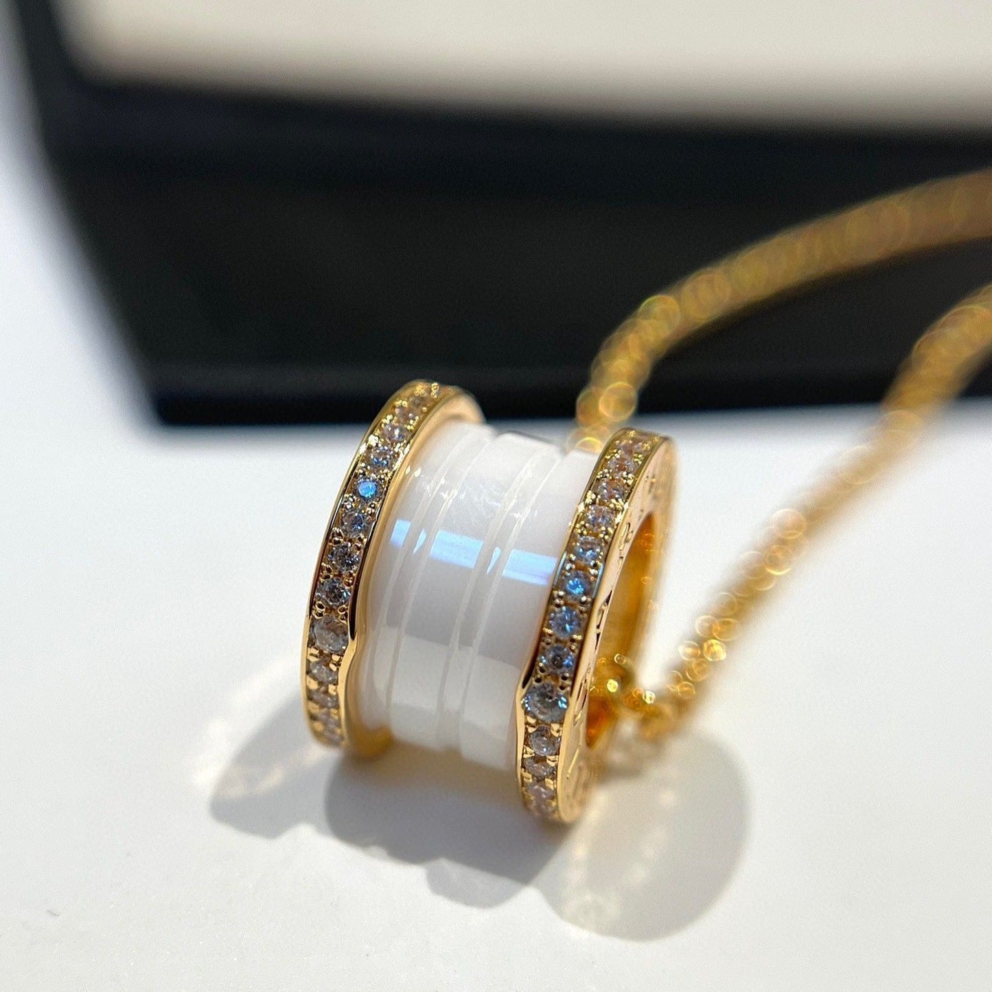 [LUXORA]ZERO 1 WHITE CERAMIC DIAMOND PINK GOLD NECKLACE